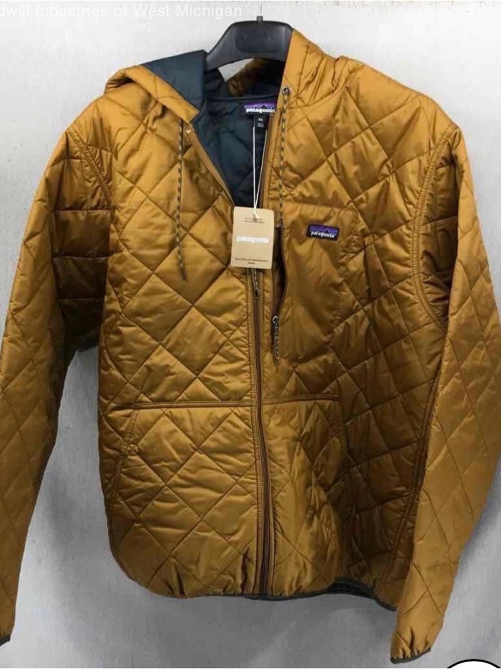 Patagonia Men's XXL Diamond Quilted Bomber  Hoodie Jacket Shelter Brown NWT